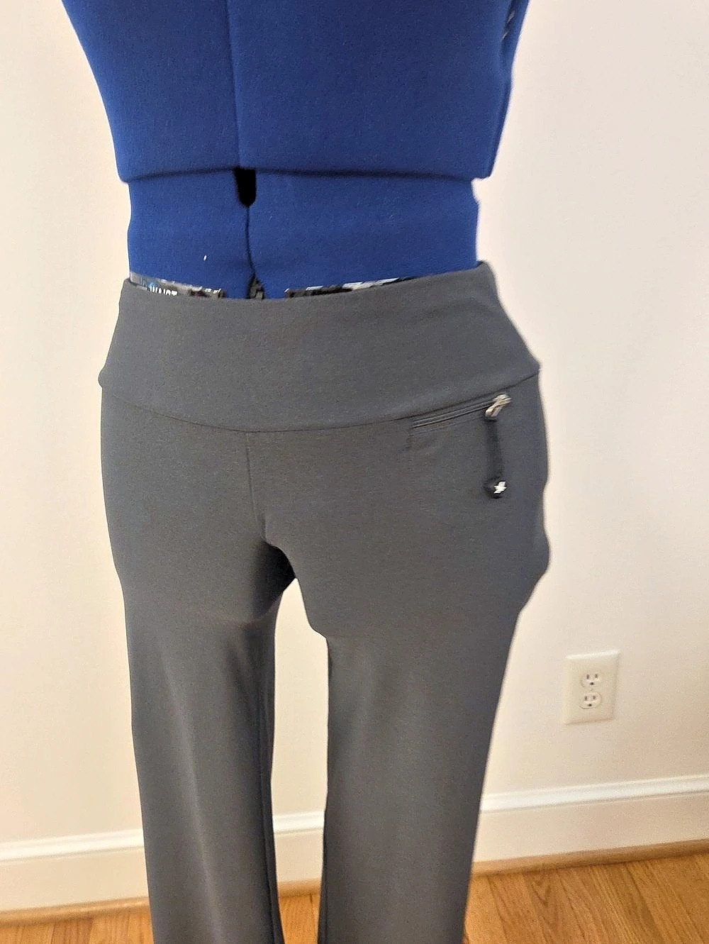 Aerie Fit Workout Pant Gray Straight-Leg Pant - Picture 4 of 6